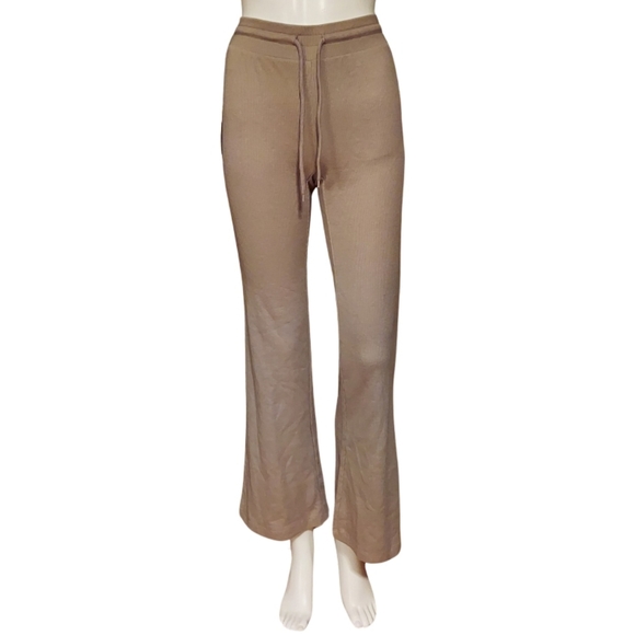Aritzia Sunday Best Baby Waffle Kick Flare Pant In Turner Taupe - Picture 2 of 15